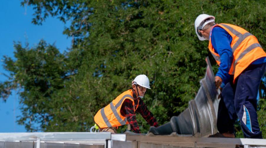 Roof maintenance in Barneveld, WI